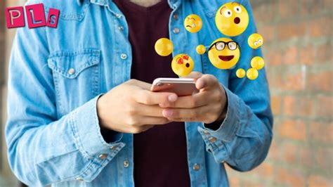 It’s the equivalent of a big, cheesy grin and it means that the person is really happy to be talking to <b>you</b>. . 20 emojis guys use when they love you